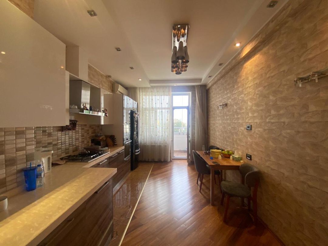 Satılır 4 otaqlı yeni tikili 195 m² — Mənzil, Bakı (11)