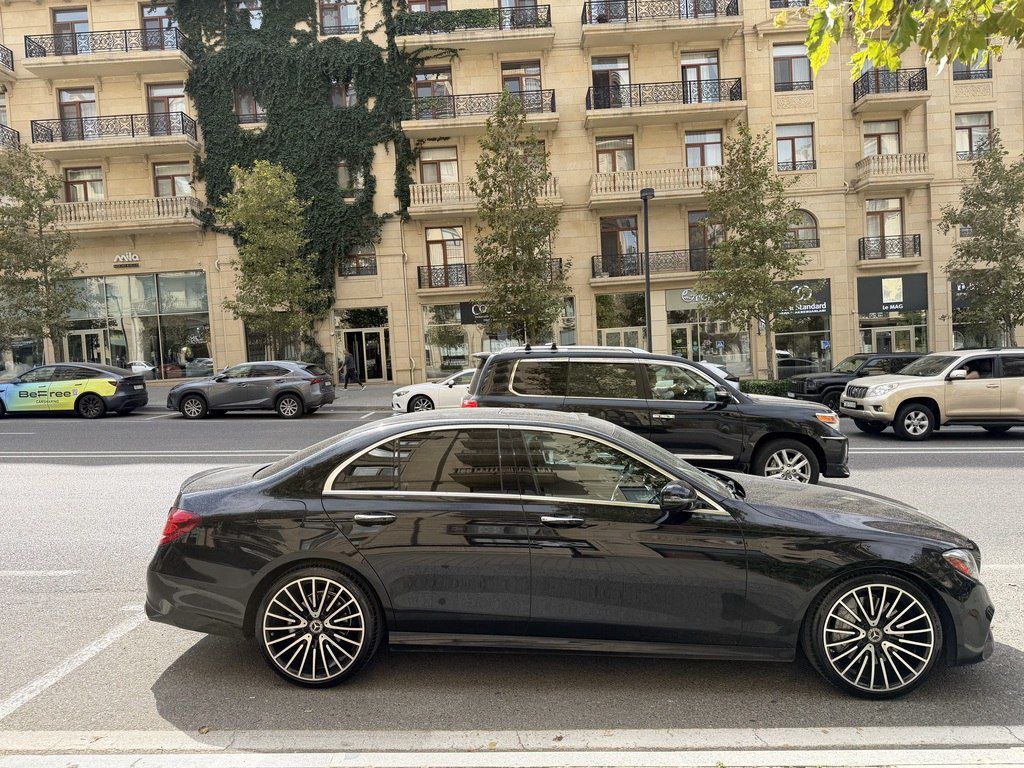 Mercedes E 300, 2.0 L, 2018 il, 180 331 km — Avtomobillər, Bakı (4)