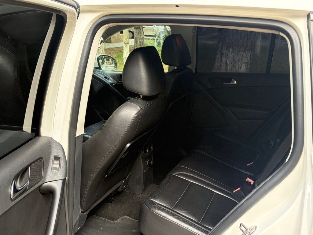 Volkswagen Tiguan, 2.0 L, 2011 il, 182 523 km — Avtomobillər, Bakı (6)
