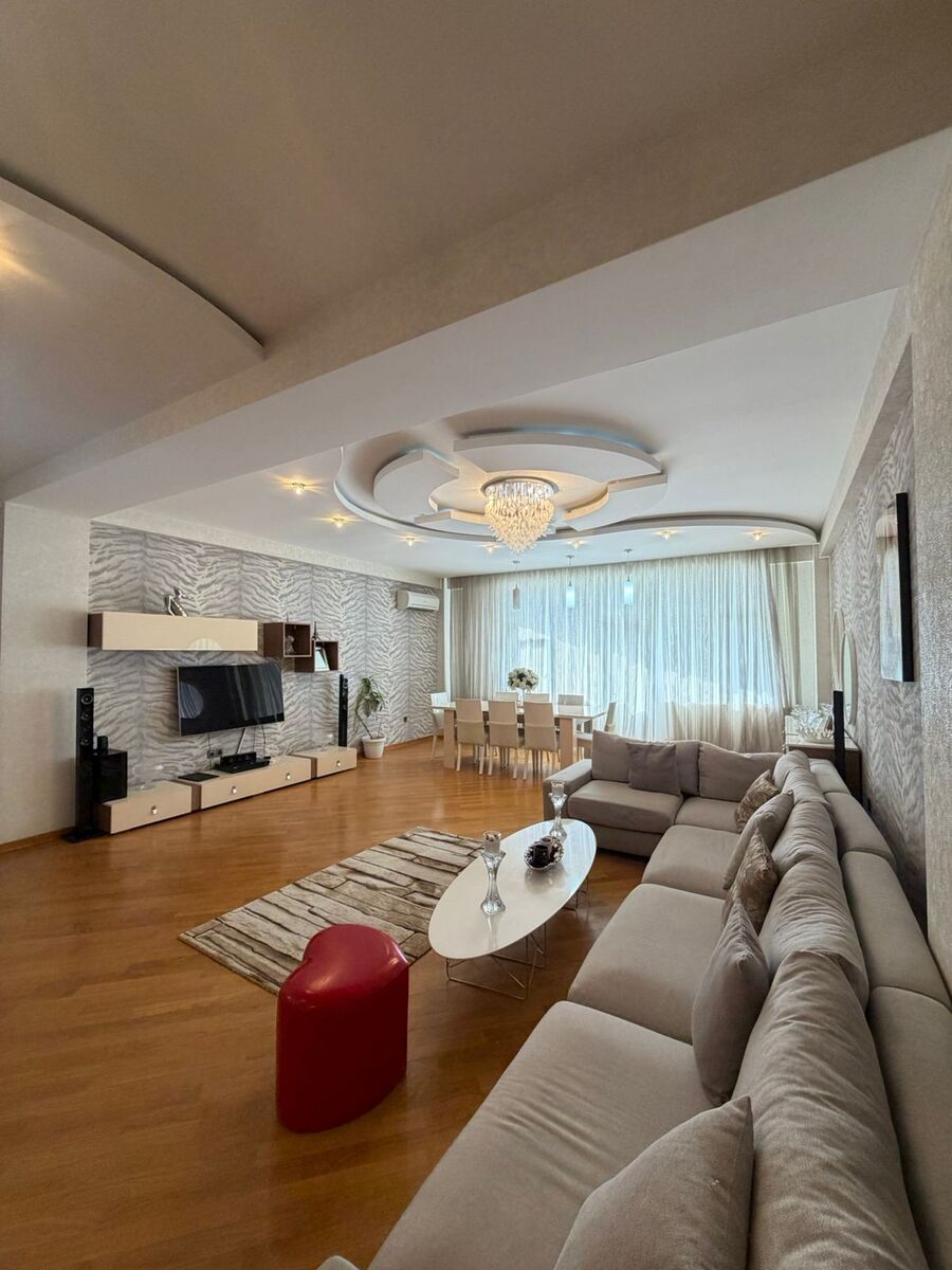 Satılır 5 otaqlı yeni tikili 202 m² — Mənzil, Bakı (2)