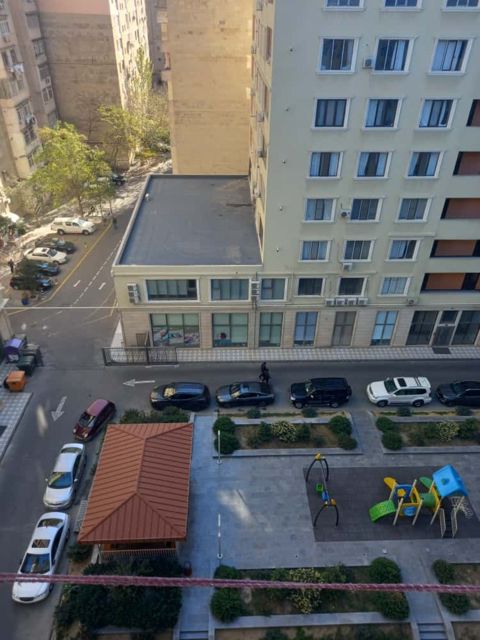 Satılır 3 otaqlı köhnə tikili 80 m² — Bakı