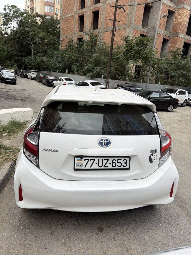 Toyota Aqua, 1.5 L, 0.87 kWh, 2019 il, 140 000 km 77-UZ-653 — Avtomobillər, Bakı (2)