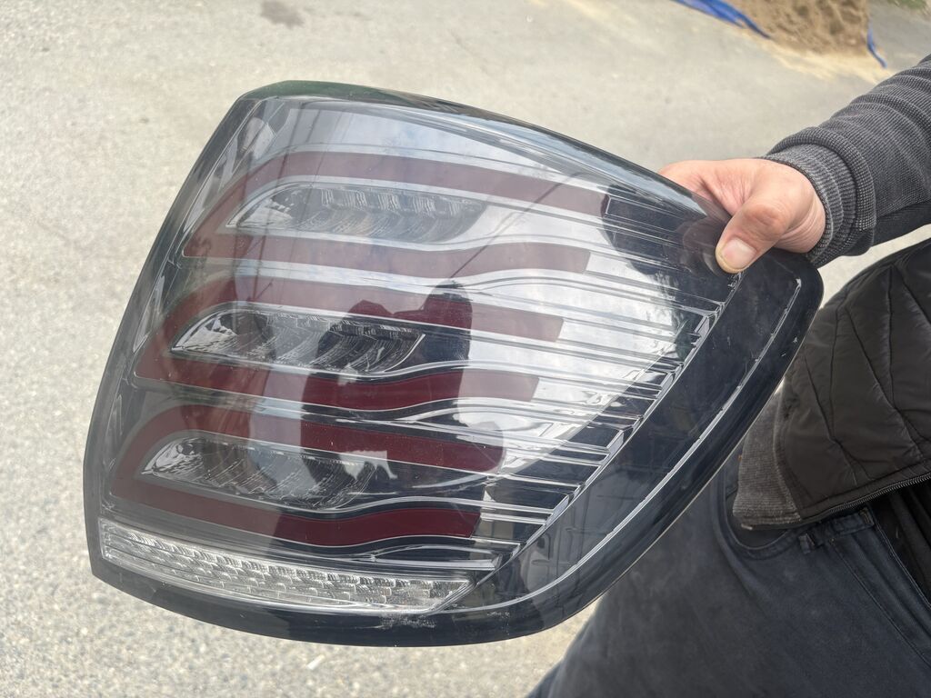 Lada grantanın mercedes stilində təkcə sağ stopudur. İşlək vəzyətdədi — Digər, Saray