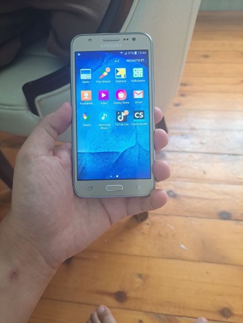 Samsung Galaxy J5 2016, 16 GB, rəng - Qızılı, İki sim kartlı — Bakı