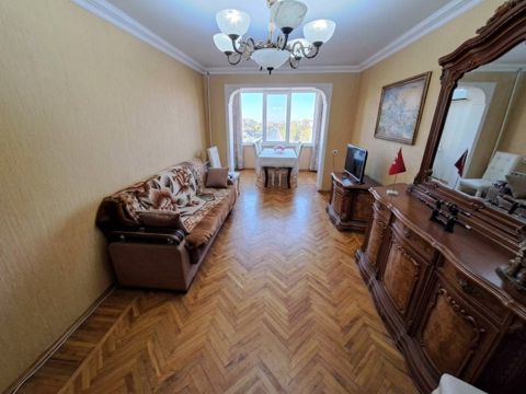 Satılır 3 otaqlı köhnə tikili 75 m² — Bakı