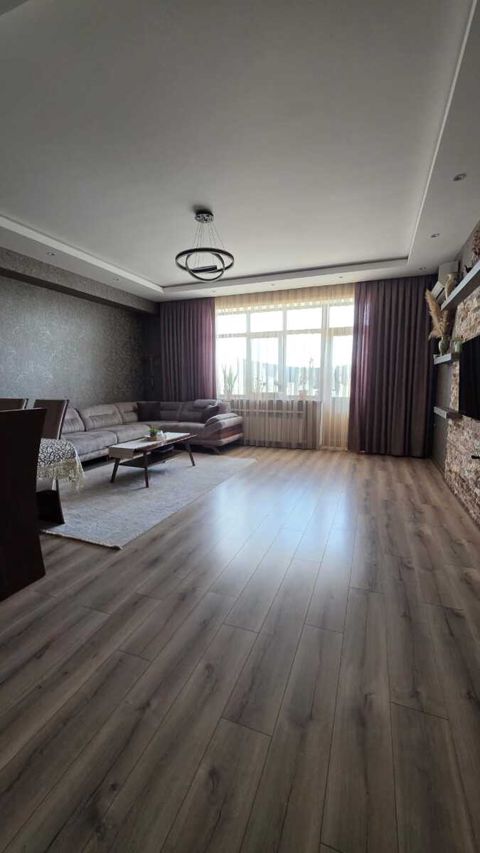 Satılır 3 otaqlı yeni tikili 130 m² — Bakı