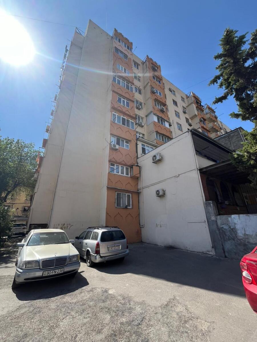 Satılır 4 otaqlı köhnə tikili 100 m² — Mənzil, Bakı (2)