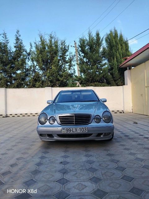 Mercedes E 240, 2.4 L, 2000 il, 285 624 km — Qazax