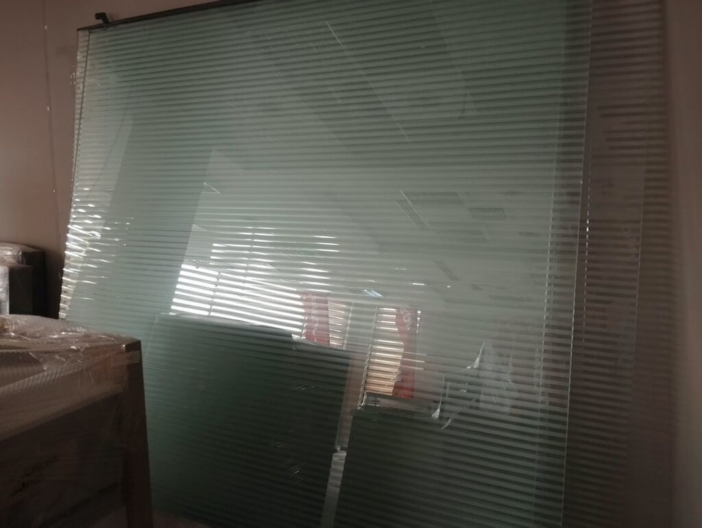 Şəffaf arakəsmə, Açılan — Mebel, Bakı (2)