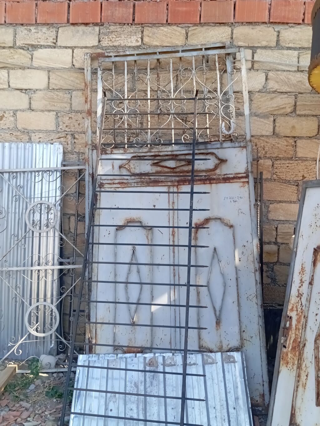 Metalkonstruksiya qapılar – müxtəlif ölçü və modellər - Material — Pəncərələr, qapılar, balkonlar, Gəncə (5)