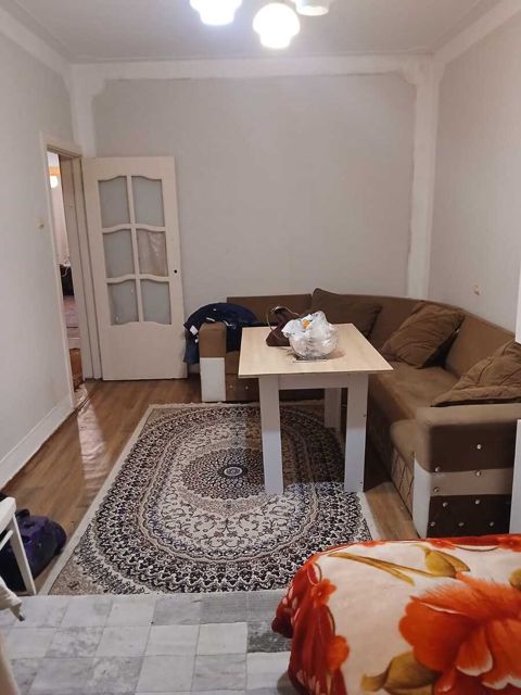 Satılır 2 otaqlı köhnə tikili 60 m² — Bakı