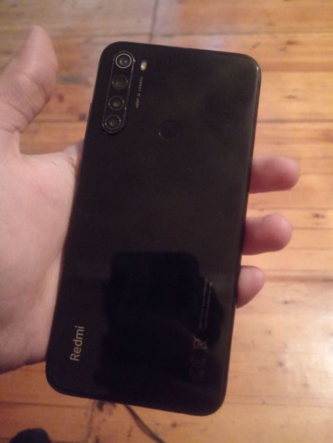 Redmi Note 8 64/4 Hərşeyi işdiyir tekce ekran deyişilib və biraz — Bərdə