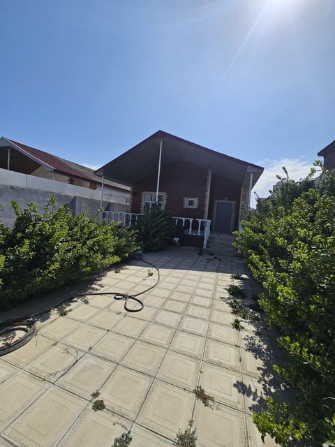 Satılır 4 otaqlı həyət evi/bağ evi 140 m² — Bakı