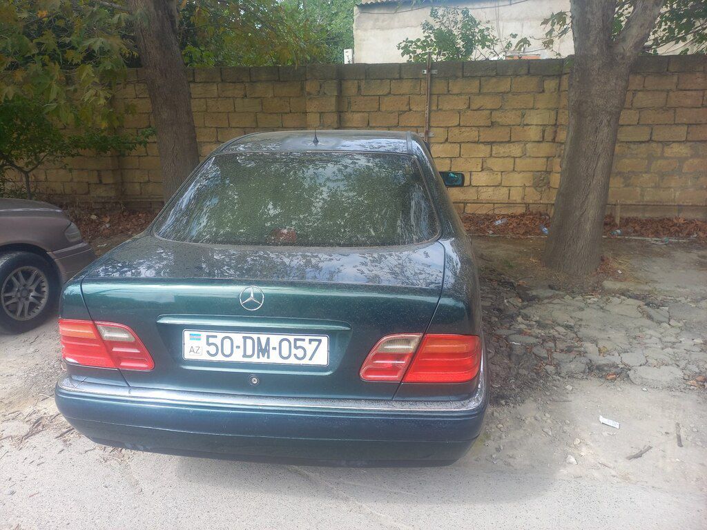 Mercedes E 230, 2.3 L, 1996 il, 400 000 km 50-DM-057 — Avtomobillər, Bakı (2)