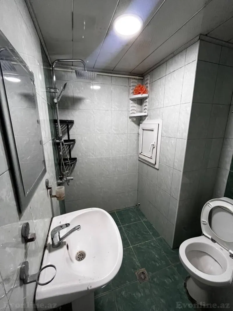 Kirayə verilir 2 otaqlı Mənzil Köhnə tikili 50 m² Bakı, Nəsimi r., Memar Əcəmi m., 4-cü mikrorayon — Mənzil, Bakı (3)