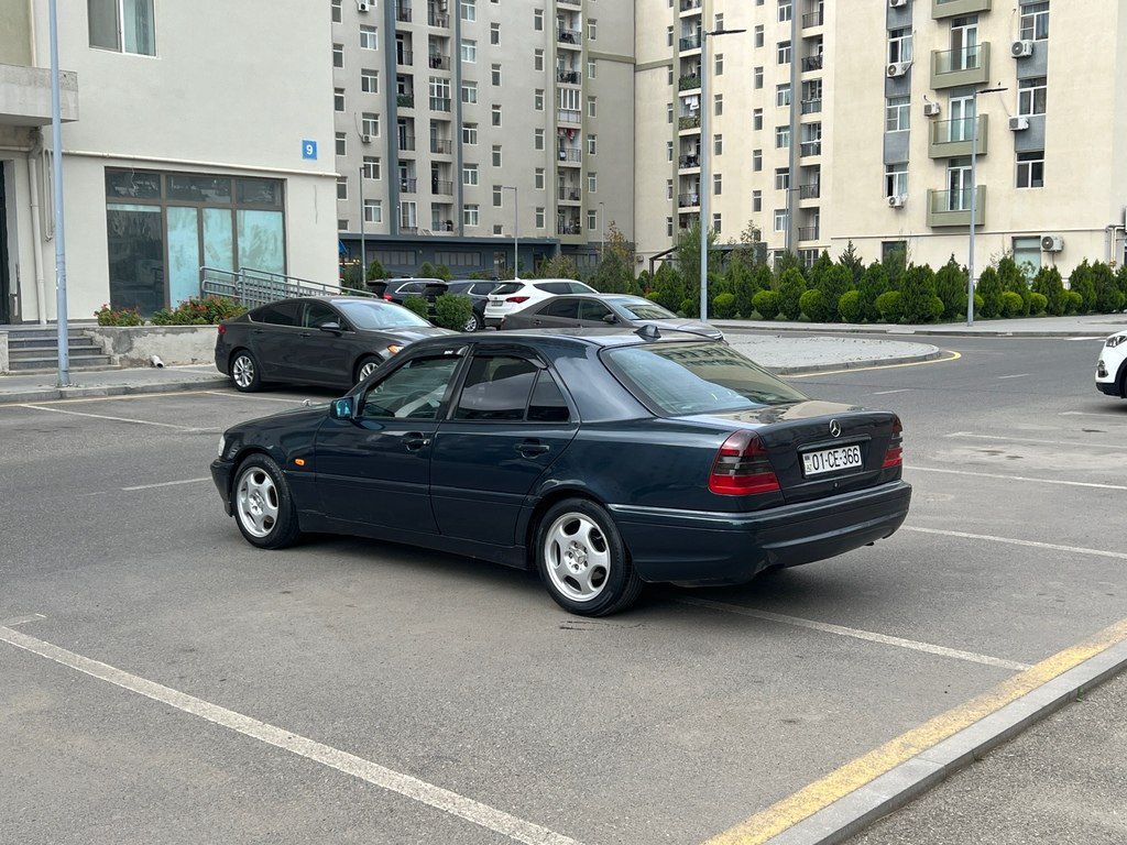 Mercedes C 200, 2.0 L, 1997 il, 558 545 km 01-CE-366 — Avtomobillər, Bakı (9)