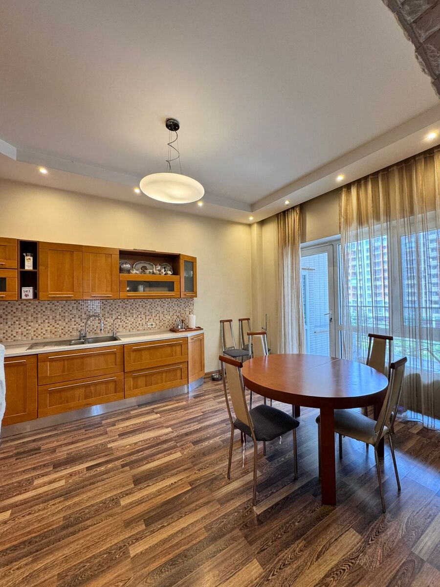 Satılır 4 otaqlı yeni tikili 211 m² — Mənzil, Bakı (10)