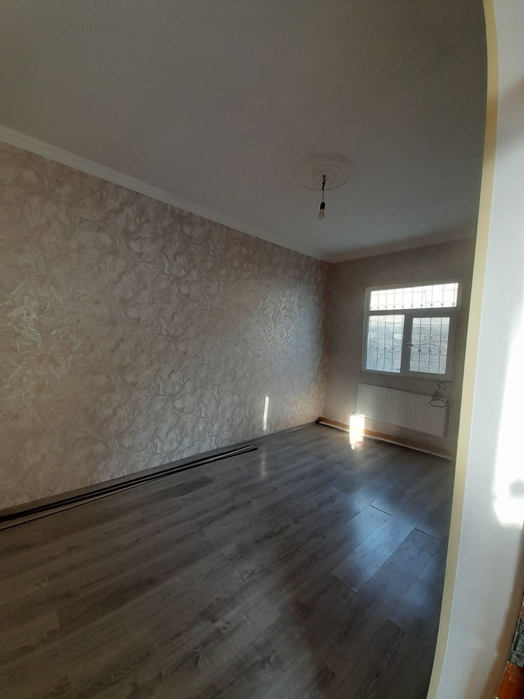 2otaqlı mənzil – geniş zal və ayrı mətbəx - Plan: 2 otaq, dəhliz — Mənzil, Bakı (3)