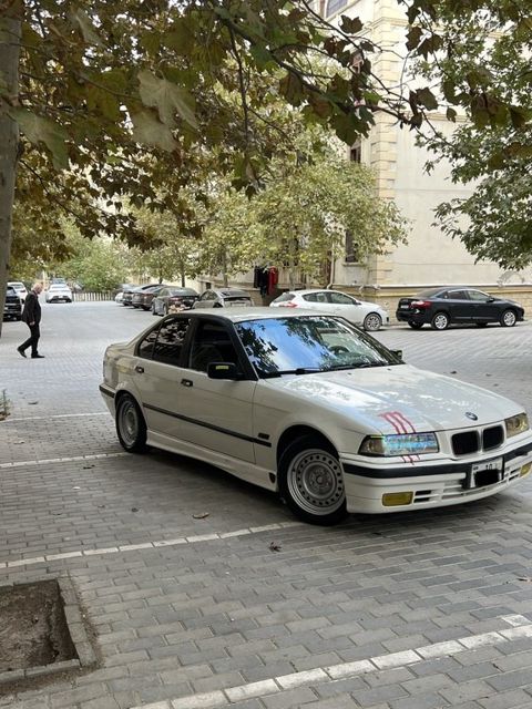 BMW 318, 1.8 L, 1993 il, 548 424 km — Bakı