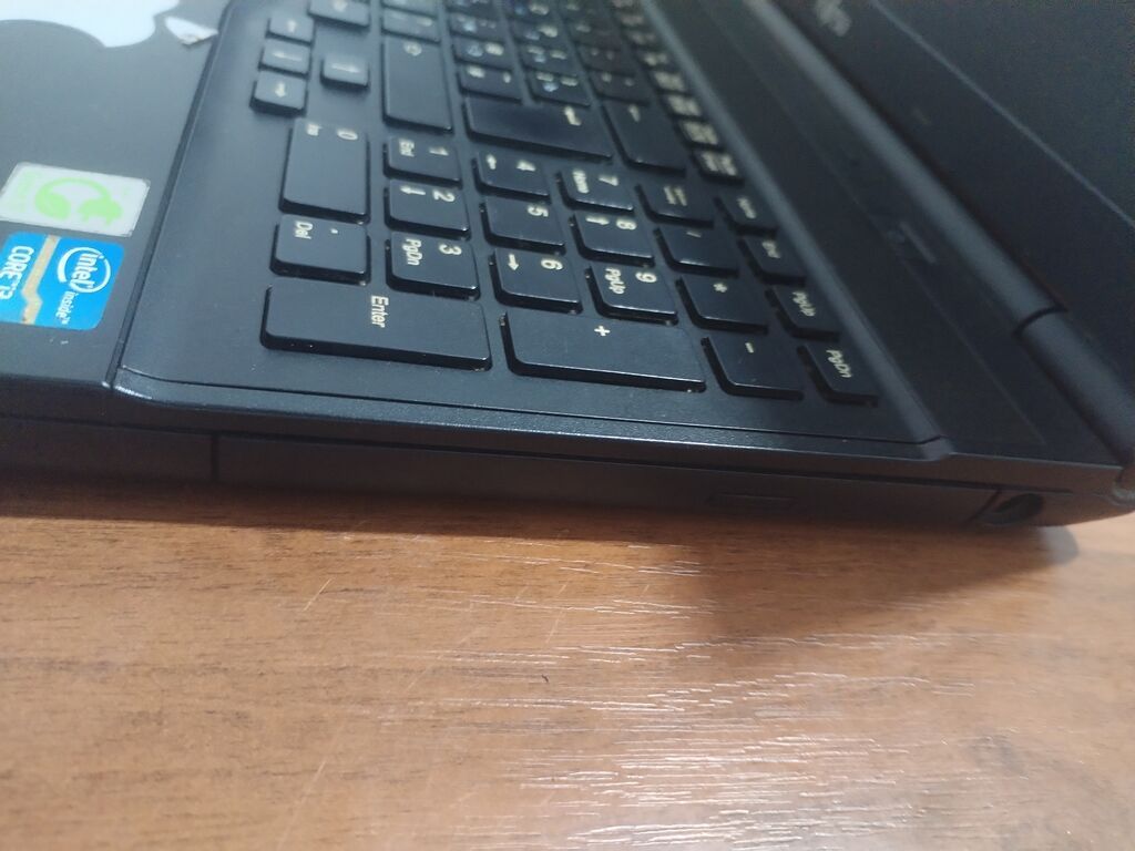 Fujitsu Lifebook A seriyası noutbuk Xüsusiyyətlər: - Ekran: 15.6" mat — Digər notbuklar, Bakı (4)