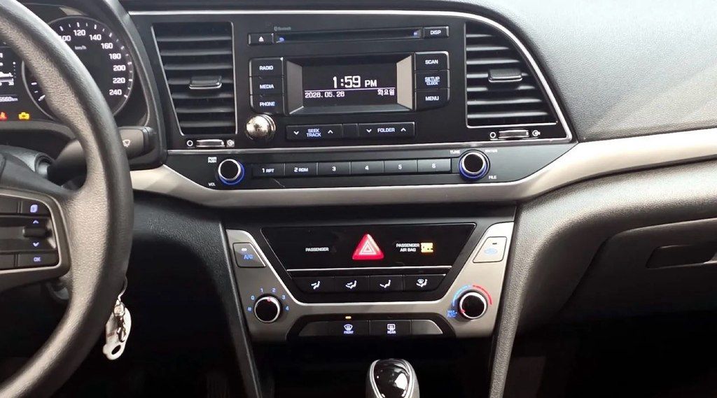 Hyundai Elantra, 1.6 L, 2017 il, 135 560 km — Avtomobillər (8)