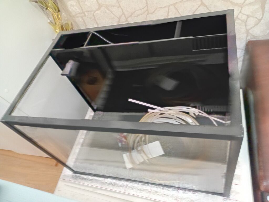 Akvaryum şkafı ilə üst filtrli şüşə akvaryum korpusu. - Material — Akvariumlar və balıqlar, Bakı