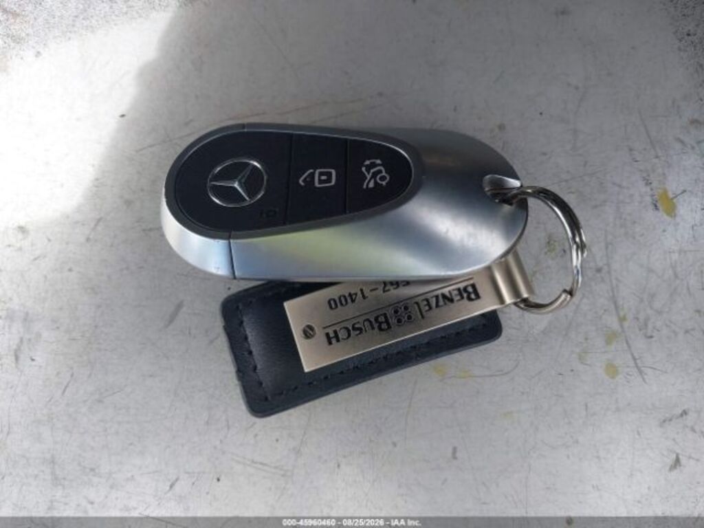 Mercedes C 300, 2.0 L, 2023 il, 49 141 km — Avtomobillər (11)