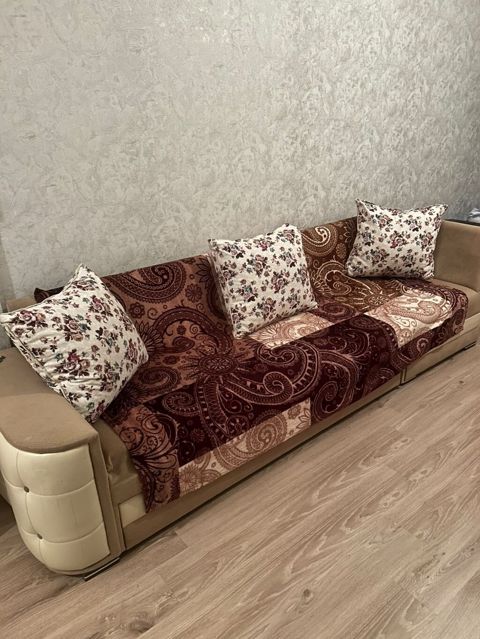 Divan, İşlənmiş — Bakı
