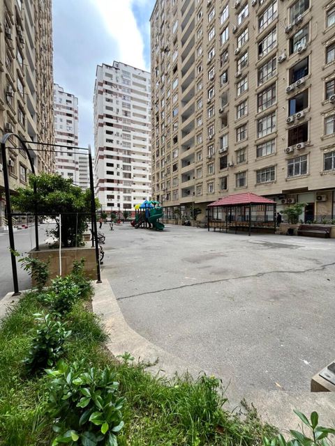 Satılır 4 otaqlı yeni tikili 176 m² — Bakı