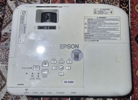Epson EB-S400 proyektor - 3LCD texnologiyası ilə parlaq və təbii — Bakı