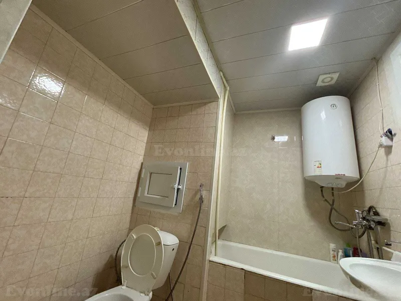 Satılır 2 otaqlı Mənzil Köhnə tikili 70 m² Bakı, Suraxanı r — Mənzil, Bakı (8)