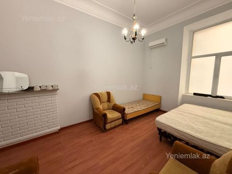 Kirayə 1 otaqlı Bina evi menzil (Köhnə tikili), 40 m², Nəsimi rayonu — Bakı