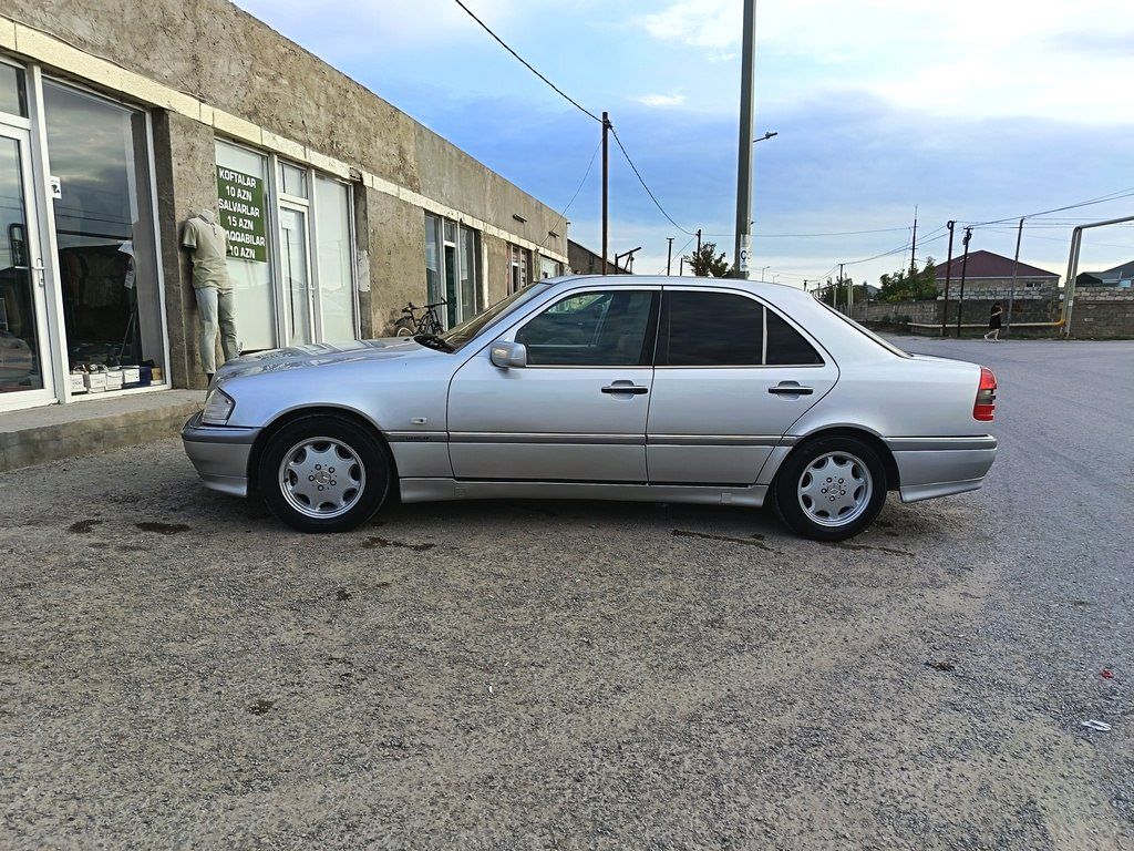 Mercedes C 180, 1.8 L, 1995 il, 999 000 km 10-ZS-488 — Avtomobillər, Bakı (4)