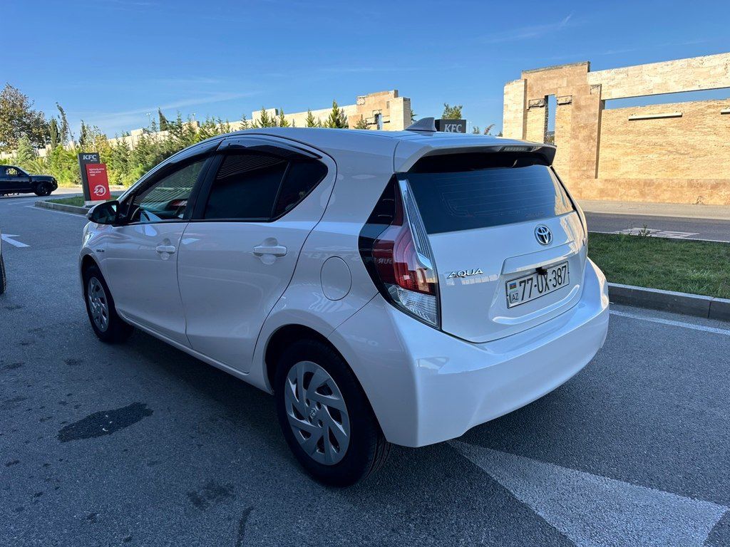 Toyota Aqua, 1.5 L, 0.9 kWh, 2016 il, 155 000 km 77-UX-387 — Avtomobillər, Bakı (9)