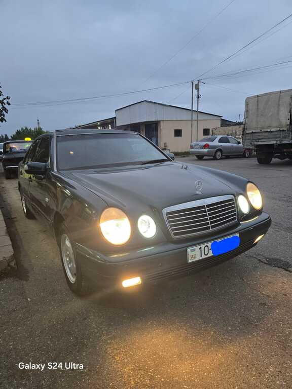 Mercedes E 200, 2.0 L, 1996 il, 350 000 km — Avtomobillər, Quba (4)