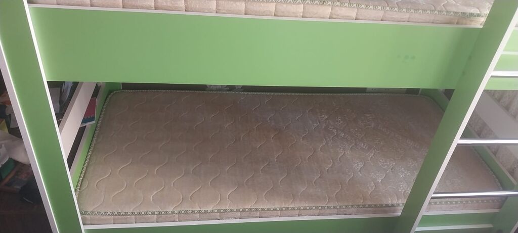 İki mərtəbəli çarpayı – matraslarla Matras daxildir.Real aliciya — Yataqlar, Bakı (3)