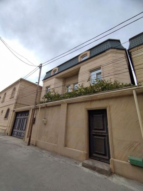 Satılır 8 otaqlı həyət evi/bağ evi 480 m² — Bakı