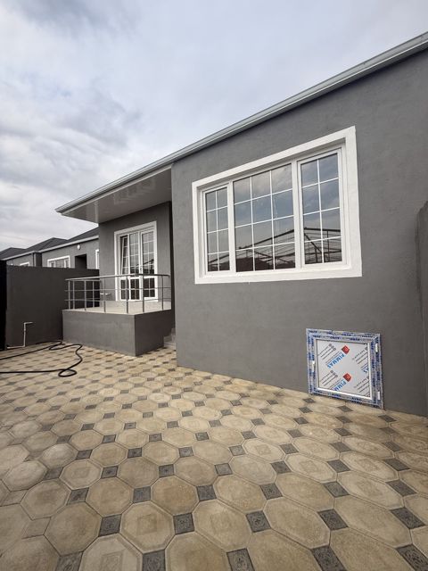 Satılır 4 otaqlı həyət evi/bağ evi 100 m² — Bakı