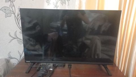 82 ekran Smart toshiba 300azn.kontakt homeden alinib.İsdenmiyib.Unvan — Bakı