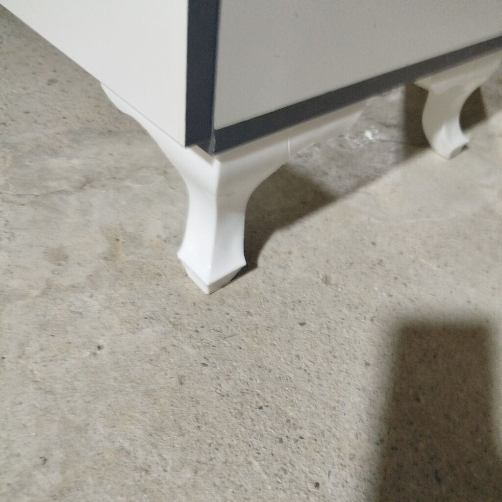 Ağ rəngdə 4 çekmeceli komod - Minimalist dizayn: ağ ön panellər, tünd — Komodlar və tumbalı, Mehdiabad (8)