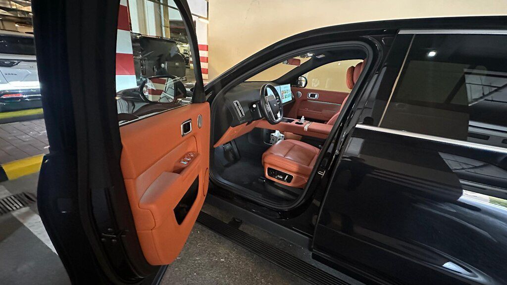 Li Auto L9, 1.5 L, 52.3 kWh, 2025 il, 20 000 km 90-FO-700 — Avtomobillər, Bakı (8)