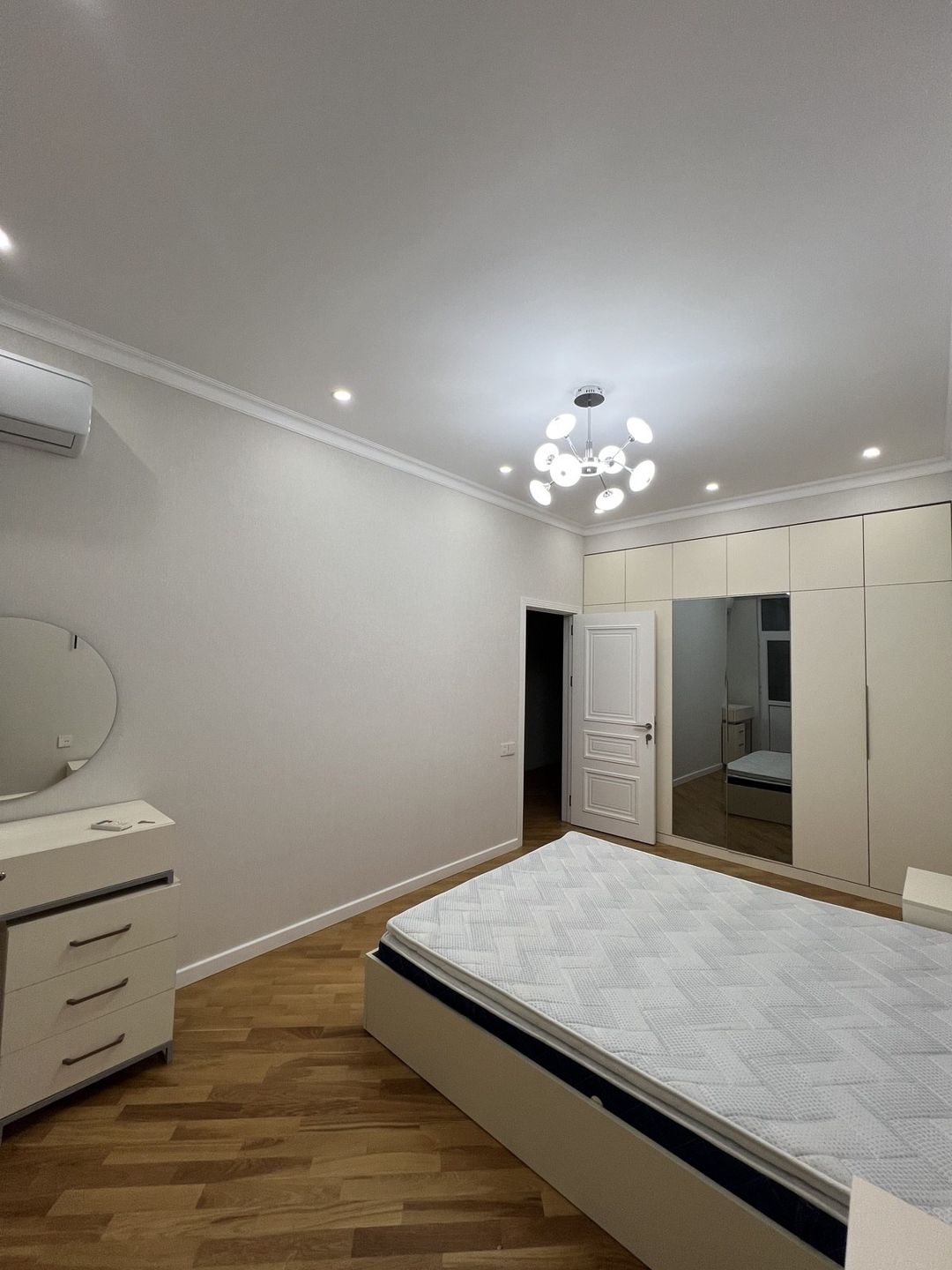 İcarəyə verilir 3 otaqlı yeni tikili 135 m² — Mənzil, Bakı (6)