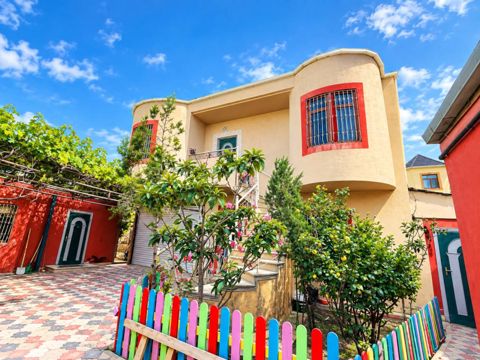 Satılır 7 otaqlı həyət evi/bağ evi 340 m² — Bakı