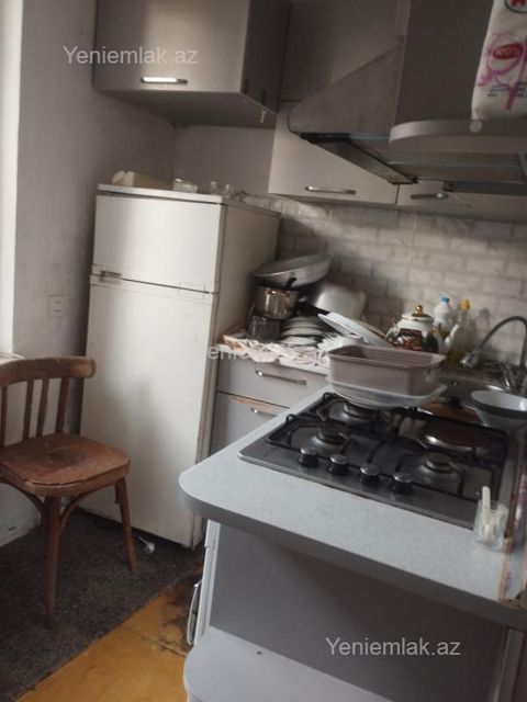 Satılır 1 otaqlı Bina evi menzil (Köhnə tikili), 50 m², Suraxanı rayonu — Bakı