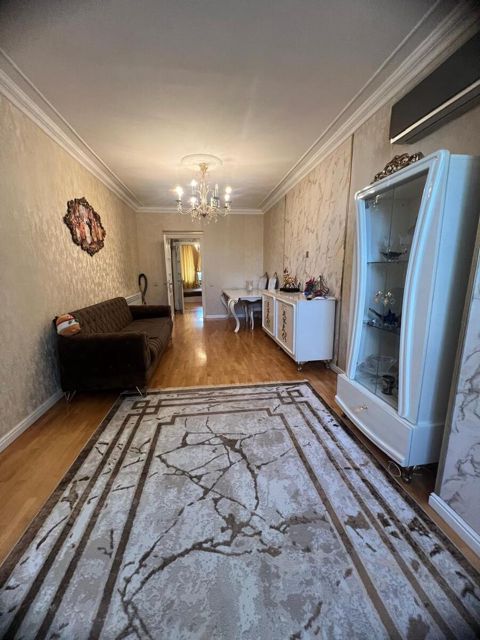Satılır 2 otaqlı köhnə tikili 64 m² — Bakı