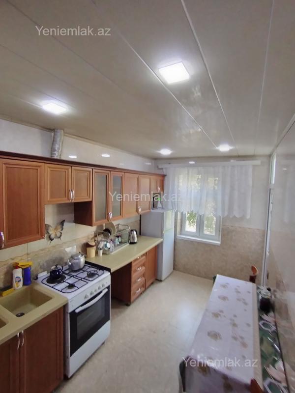 Satılır 3 otaqlı Bina evi menzil (Köhnə tikili), 70 m², 10-cu mikrorayon — Mənzil, Sumqayıt (4)