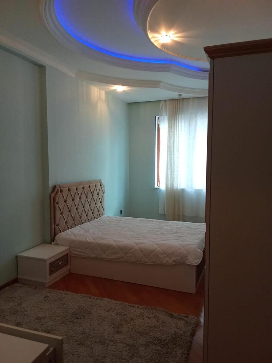 İcarəyə verilir 4 otaqlı yeni tikili 200 m² — Mənzil, Bakı (9)