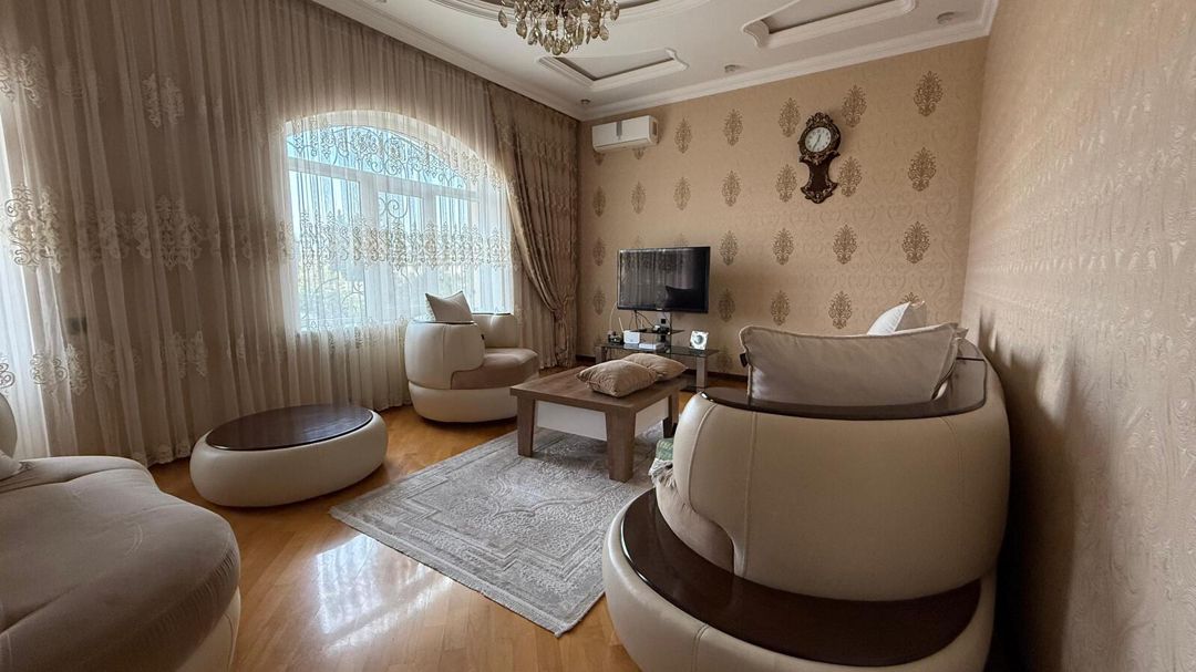 Satılır 8 otaqlı həyət evi/bağ evi 400 m² — Ev, villa, Bakı