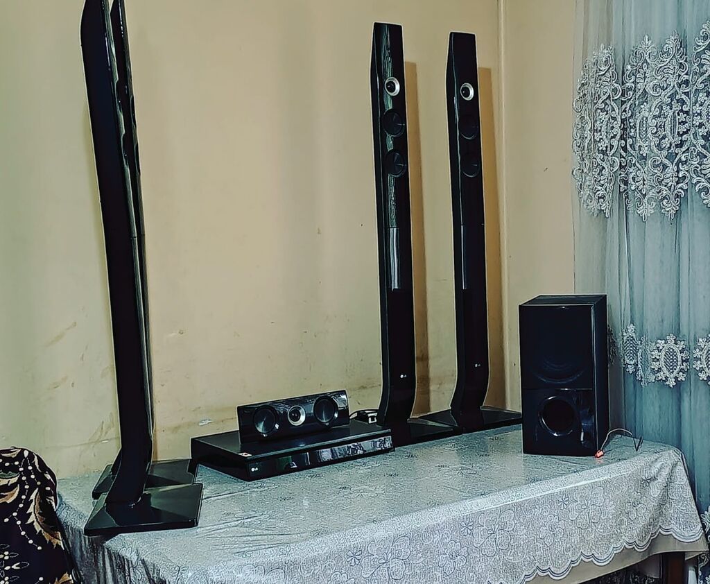 LG ev kinoteatrı akustik sistemi.tecili satilir — Akustik sistemlər, Xırdalan