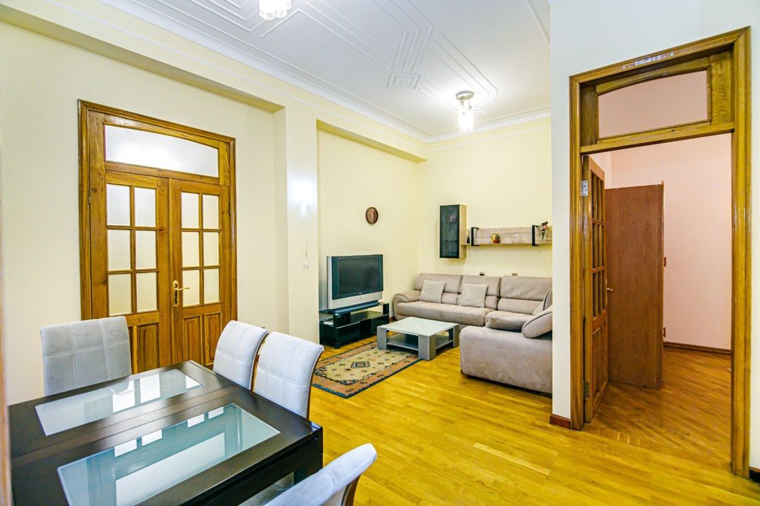 Satılır 4 otaqlı köhnə tikili 130.5 m² — Mənzil, Bakı (9)